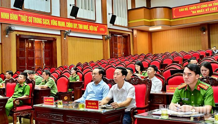 Các đại biểu dự hội nghị tại điểm cầu tỉnh Ninh Bình.