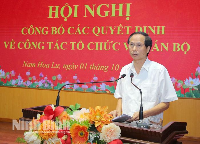 Đồng chí Bùi Thiện Thi, Tỉnh ủy viên, Bí thư Đảng ủy, Chủ tịch HĐND phường phát biểu kết luận hội nghị.
