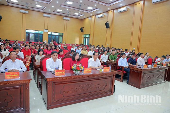 Các đại biểu dự hội nghị.