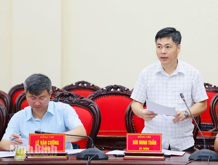 Lãnh đạo Ban Nội chính Tỉnh uỷ phát biểu tại Phiên họp.