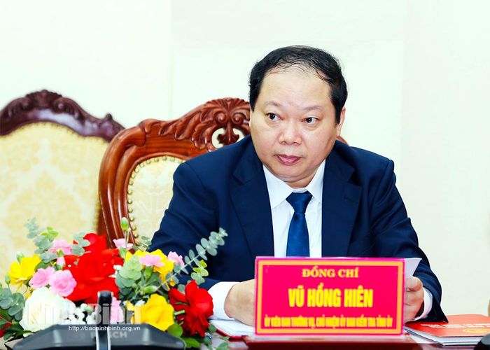Đồng chí Vũ Hồng Hiên, Ủy viên Ban Thường vụ Tỉnh ủy, Chủ nhiệm Ủy ban Kiểm tra Tỉnh ủy phát biếu tại hội nghị.
