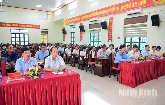 Đại biểu dự hội nghị tiếp xúc cử tri tại xã Thanh Sơn. Ảnh: Trường Giang