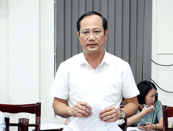 Đồng chí Trần Đăng An, Ủy viên Ban Thường vụ Đảng ủy MTTQ, các đoàn thể tỉnh, Phó Chủ tịch Ủy ban MTTQ Việt Nam tỉnh phát biểu tại Hội nghị.