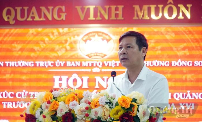 Đại diện lãnh đạo các sở, ngành làm rõ các kiến nghị của cử tri - Ảnh: N.M