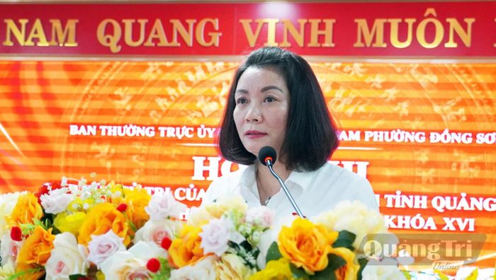 Đồng chí Nguyễn Minh Tâm, Phó trưởng đoàn chuyên trách Đoàn ĐBQH tỉnh báo cáo dự kiến nội dung, chương trình kỳ họp thứ 2, Quốc hội khóa XVI và kết quả hoạt động của Đoàn ĐBQH tỉnh - Ảnh: N.M