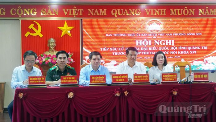 Các đại biểu chủ trì hội nghị - Ảnh: N.M