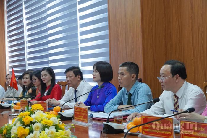 Các đại biểu đoàn công tác Sở Y tế Quảng Trị dự hội đàm - Ảnh: H.L
