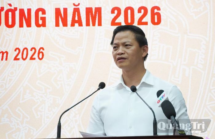 Đồng chí Vương Quốc Tuấn, Bí thư Tỉnh ủy ghi nhận và biểu dương tinh thần trách nhiệm của cấp ủy, chính quyền, lực lượng vũ trang và nhân dân 19 xã, phường trong đợt diễn tập năm 2026 - Ảnh: X.P