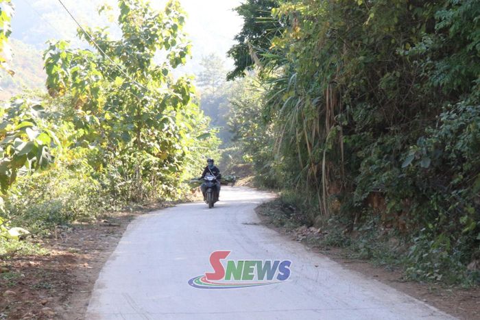 Tuyến đường nội bản Mường Pia được bê tông hóa.