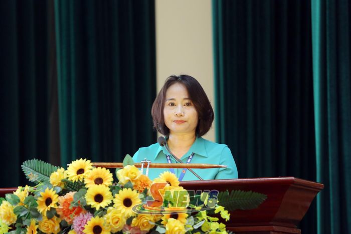 Lãnh đạo phường Mộc Châu báo cáo tại hội nghị.