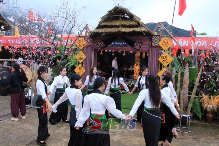 Tái hiện không gian văn hóa Thái tại Tuần Văn hóa - Du lịch Mộc Châu 2026.