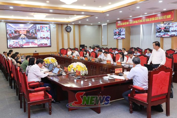 Phiên họp được tổ chức theo hình thức trực tuyến.