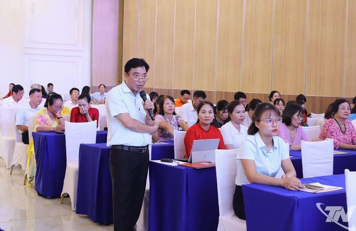 Đại biểu phát biểu tại Tọa đàm “Khuyến học xanh - Chuyển đổi số thúc đẩy học tập suốt đời trong giai đoạn hiện nay”.