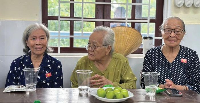 Người cao tuổi mong muốn được chăm sóc sức khỏe thuận tiện hơn, giảm bớt chi phí khi đau ốm, có người hỗ trợ khi cần và tiếp tục tham gia các hoạt động của gia đình, cộng đồng.