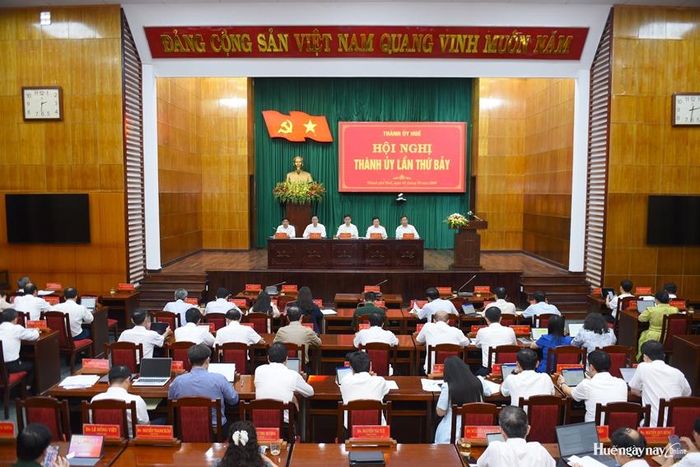  Toàn cảnh hội nghị trong chiều 1/10.