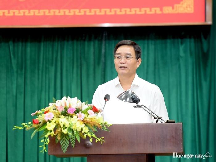 Đồng chí Bí thư Thành ủy Nguyễn Đình Trung phát biểu bế mạc hội nghị.