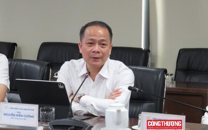 Ông Nguyễn Kiên Cường, Phó Tổng giám đốc Vietnam Post thông tin về định hướng phát triển dịch vụ logistics xanh và công tác phát triển đội ngũ nhân lực chất lượng cao của Tổng công ty.