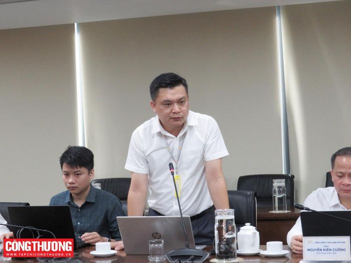Đại diện Vietnam Post thông tin về kế hoạch của Tổng công ty nhằm triển khai các nhiệm vụ liên quan tại Chiến lược phát triển dịch vụ logistics Việt Nam