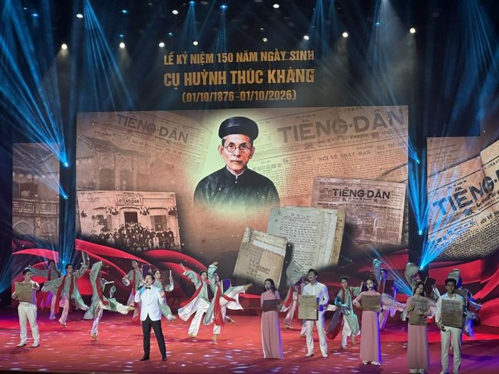 Chương trình nghệ thuật đặc biệt “Khí phách non sông” chào mừng Lễ Kỷ niệm 150 năm ngày sinh cụ Huỳnh Thúc Kháng.