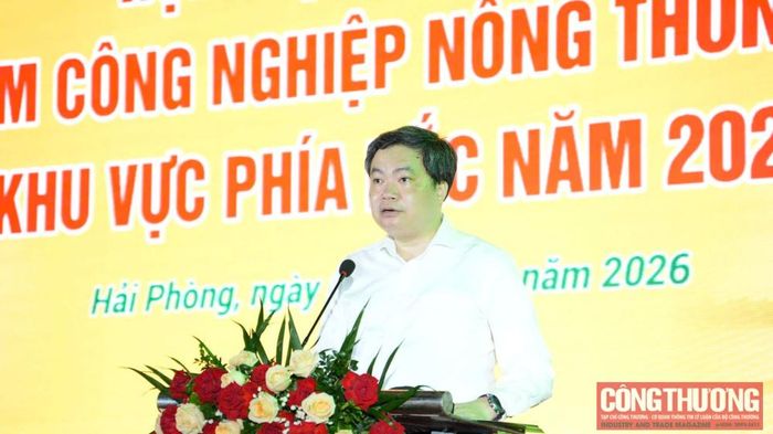 Ông Trần Việt Hòa - Cục trưởng Cục Công nghiệp phát biểu chào mừng