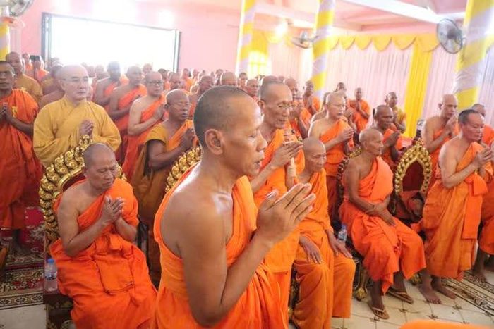 Chư Tăng tham dự buổi lễ cử hành tụng kinh cầu nguyện