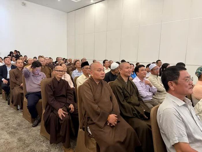 Chư tôn đức Ban Trị sự TP.HCM tham dự