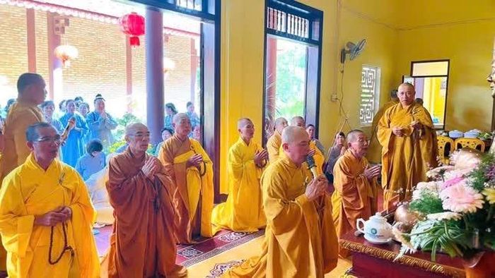 Thượng tọa Thích Thiện Phước cử hành Lễ tiên thường tại chùa Nghĩa Sơn