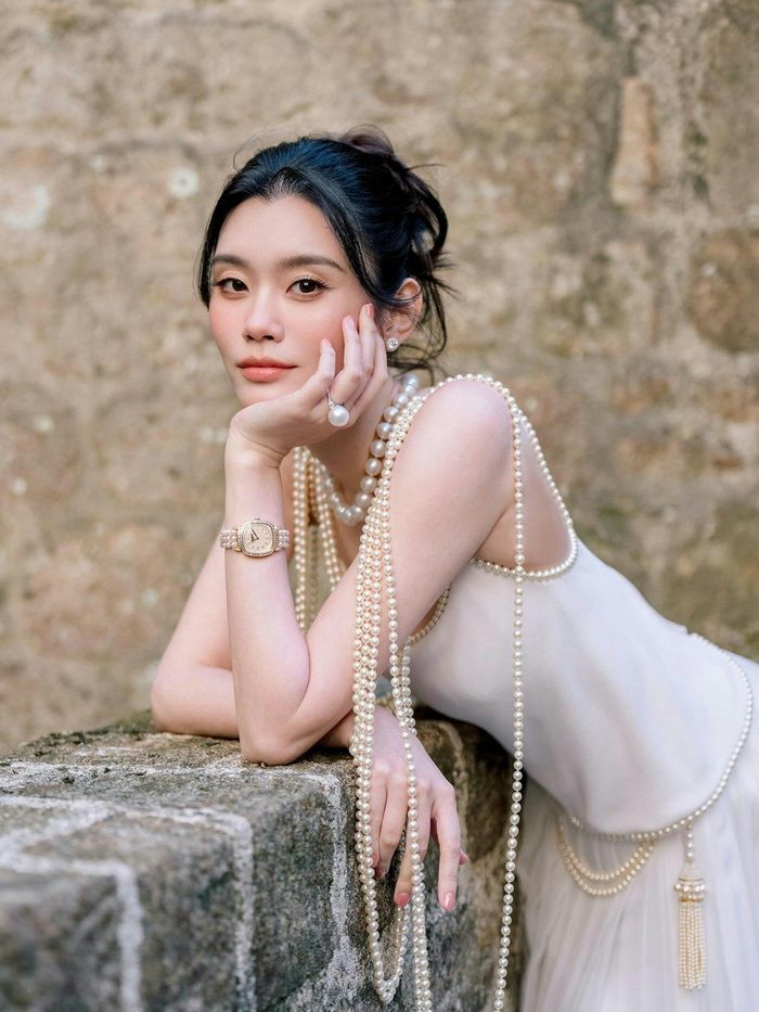 Hình ảnh của cặp đôi chụp tại Pháp.