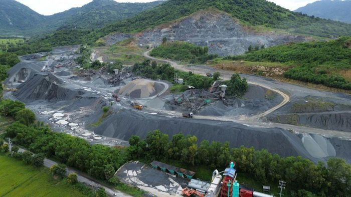An Giang sẽ ưu tiên cân đối nguồn vật liệu tại chỗ cho dự án cao tốc Hà Tiên - Rạch Giá - Bạc Liêu.