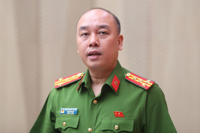 Đại tá Nguyễn Đức Long cung cấp thông tin về vụ án.