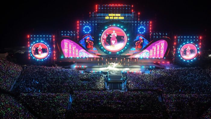 Quảng Ninh đặt mục tiêu đón hơn 23 triệu lượt khách trong năm 2026, tổng thu từ du lịch trên 71.000 tỷ đồng.
