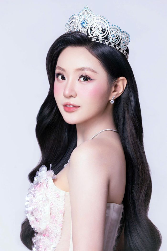 Á hậu Khánh Như.