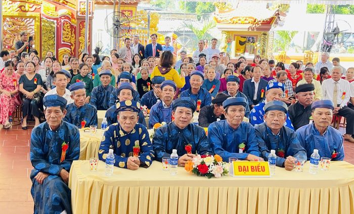 Đại biểu cấp ủy chính quyền địa phương và các Trưởng họ trên địa bàn về dự Lễ khánh thành