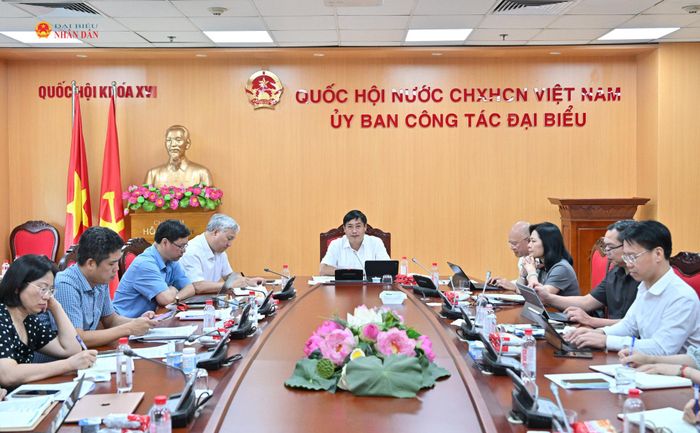 Bí thư Đảng ủy, Chủ nhiệm Ủy ban Công tác đại biểu Nguyễn Hữu Đông chủ trì Hội nghị