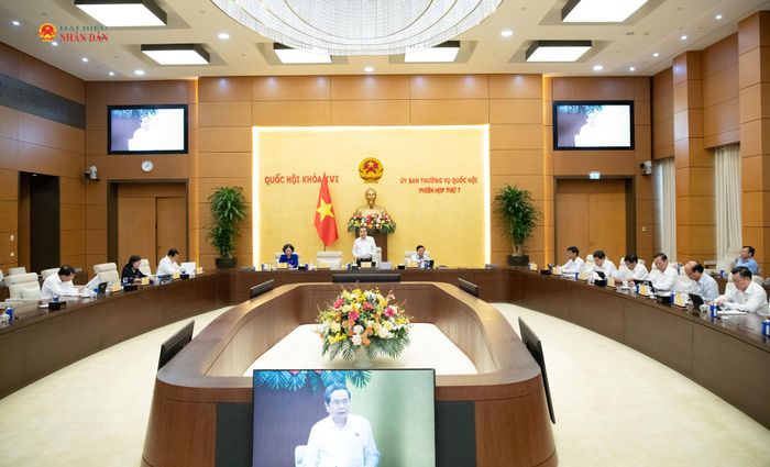 Quang cảnh phiên họp
