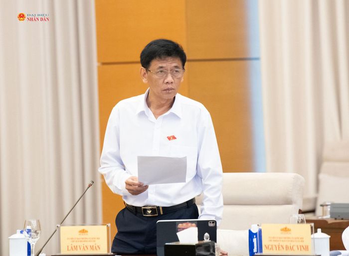Chủ tịch Hội đồng Dân tộc Lâm Văn Mẫn phát biểu