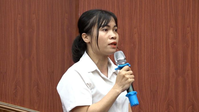 Cử tri xã Thái Thụy phát biểu ý kiến tại hội nghị. Ảnh: Hương Giang