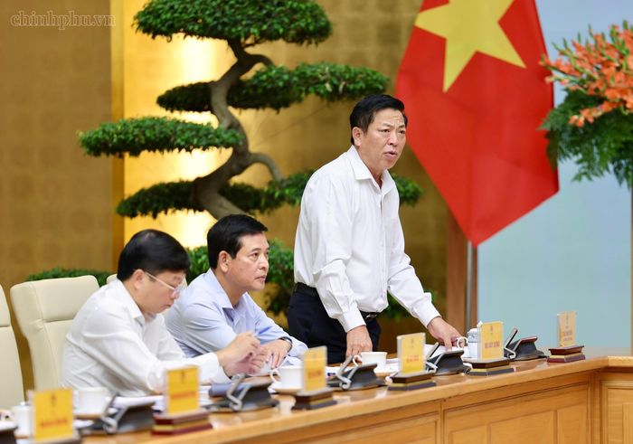  Bộ trưởng Bộ Xây dựng Trần Hồng Minh phát biểu tại cuộc họp. Ảnh: VGP. 