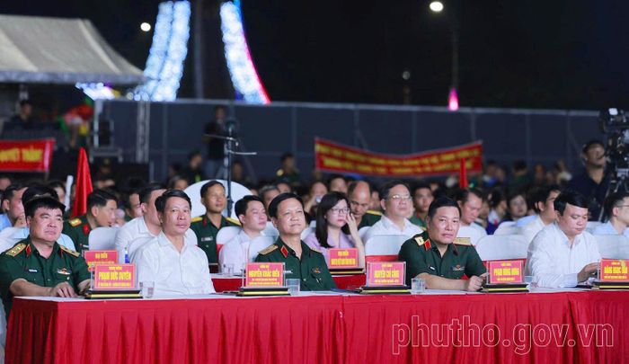 Các đại biểu tham dự chương trình