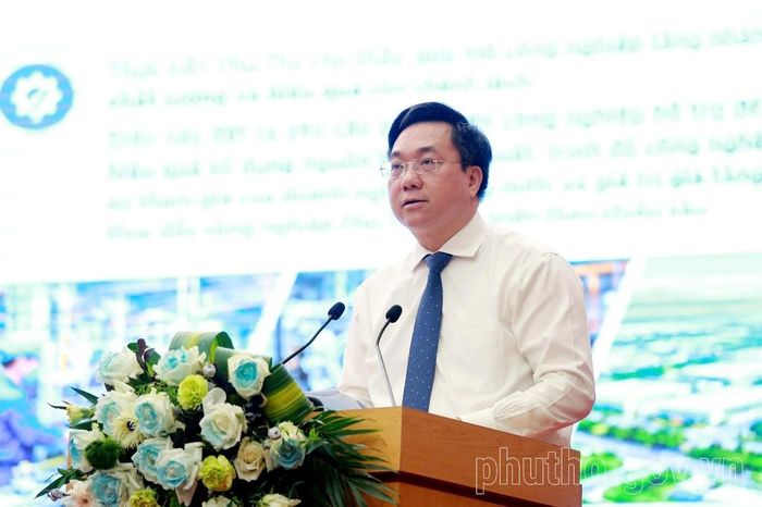 Chủ tịch UBND tỉnh Phú Thọ Trần Duy Đông phát biểu tham luận với chủ đề “Phát triển công nghiệp hỗ trợ trong giai đoạn mới - Từ thực tiễn Phú Thọ và một số đề xuất chính sách”