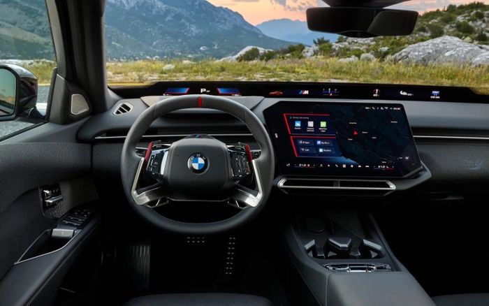 Nội thất xe lột xác hoàn toàn với thiết kế mới. Ảnh: BMW