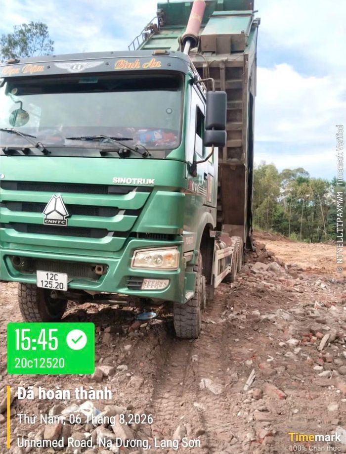 Vị trí lúc xe đổ thải tại Cụm Công nghiệp Na Dương 3.