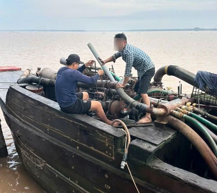 Lực lượng Công an cơ sở phát hiện, xử lý phương tiện vi phạm.