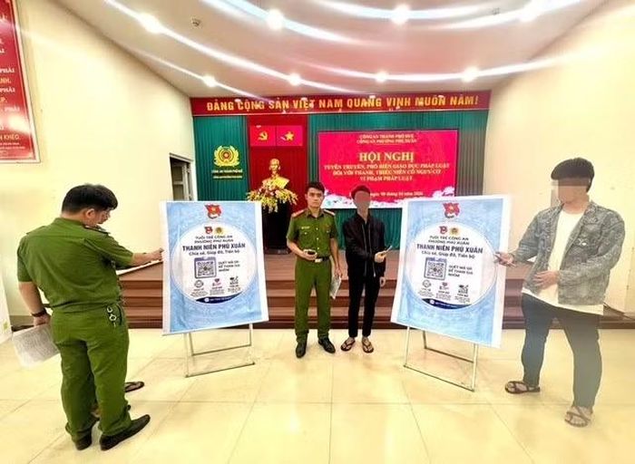 Tuyên truyền, phổ biến giáo dục pháp luật đối với thanh, thiếu niên phường Phú Xuân có nguy cơ vi phạm pháp luật.