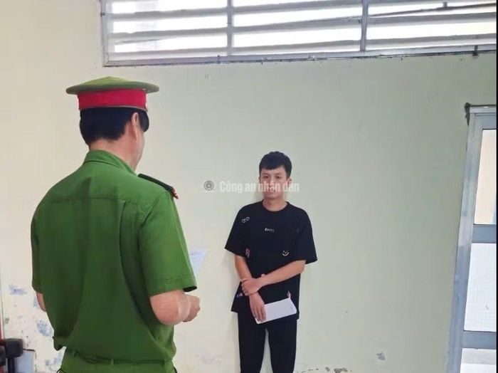 Cơ quan CSĐT tống đạt các quyết định tố tụng đối với Trường.