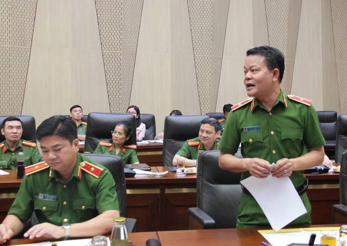 Các đại biểu nêu ý kiến tại hội nghị.