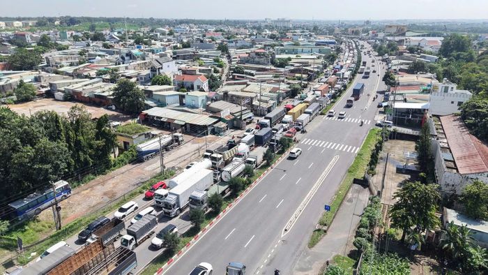 Xe ô tô không thể di chuyển trên một chiều đường thuộc địa bàn Đồng Nai.