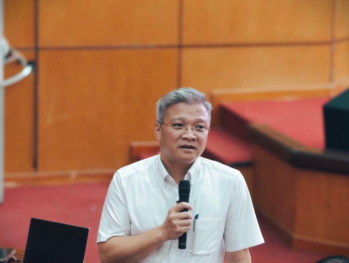 Cục trưởng Cục Hạ tầng và Thiết bị y tế Nguyễn Minh Lợi chia sẻ tại họp báo.
