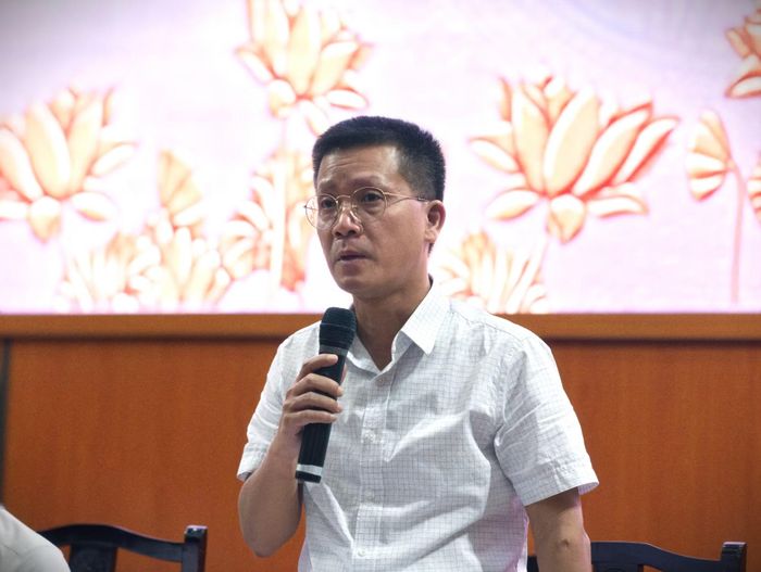 Ông Nguyễn Thành Lâm, Phó Cục trưởng Cục Quản lý Dược trả lời tại buổi họp báo.