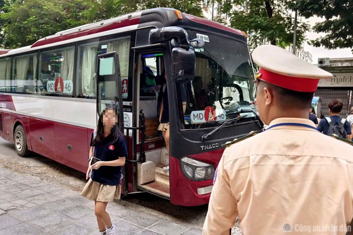 Hoạt động này nhằm khuyến cáo các lái xe tuân thủ quy định, hạn chế nguy cơ mất an toàn và bảo đảm mỗi hành trình đến trường của học sinh được thực hiện trong điều kiện an toàn